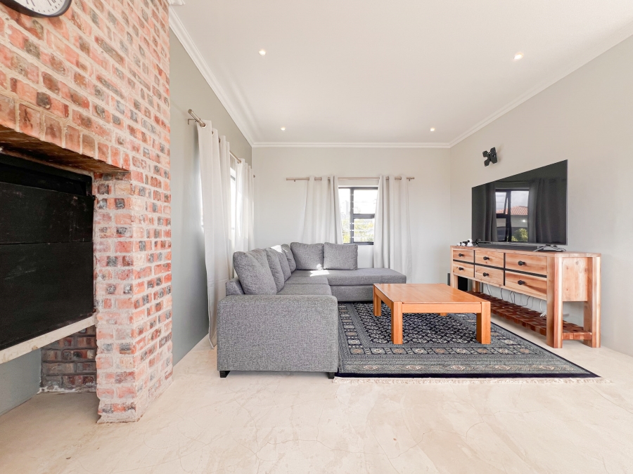 5 Bedroom Property for Sale in Myburgh Park Western Cape